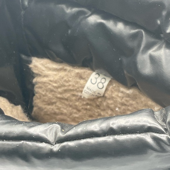 “OLANG” WITH INTEGRATED ICE GRIPS  Black Winter Ankle Boot. - Picture 9 of 15